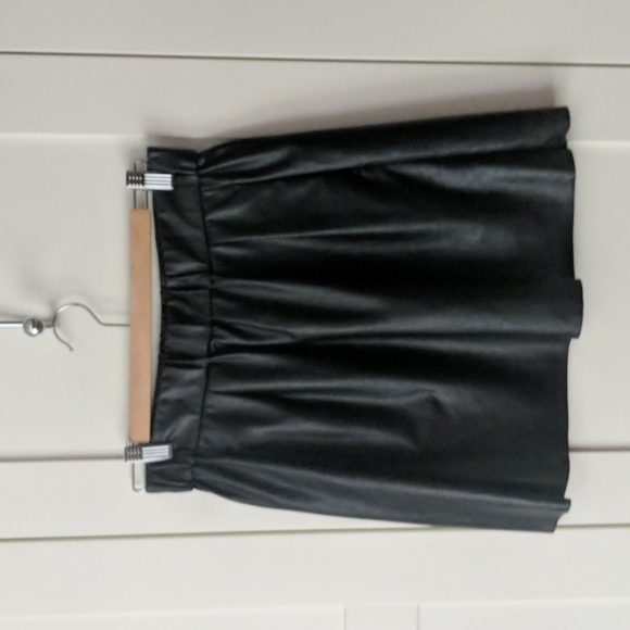 ❄️ 3/$25 WILFRED FREE Black Vegan Leather Flare Mini Skirt
